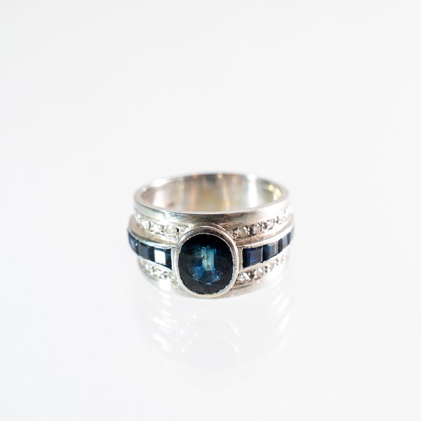 ANELLO FASCIONE ORO BIANCO ZAFFIRO E DIAMANTI