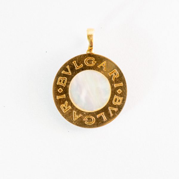 PENDENTE BULGARI ORO GIALLO E BIANCO MADREPERLA E ONICE